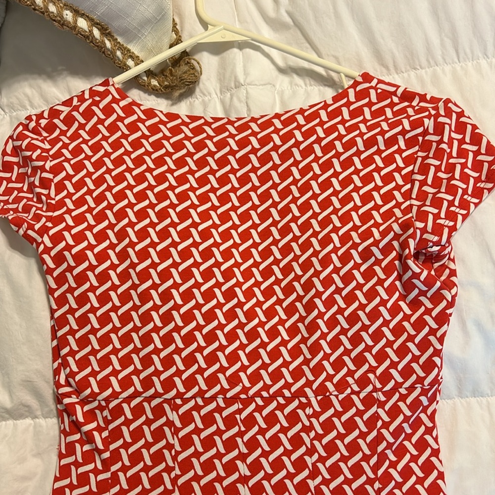 Sade fit and flare woman’s dress size 2 - Picture 2 of 5